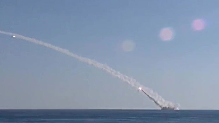Bombas guiadas y misiles: Rusia arrasa 204 objetivos del Estado Islámico en las últimas 24 horas