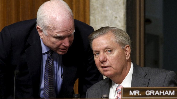 Dos senadores de EE.UU. ofrecen "un plan para atrapar" su país en otra guerra larga