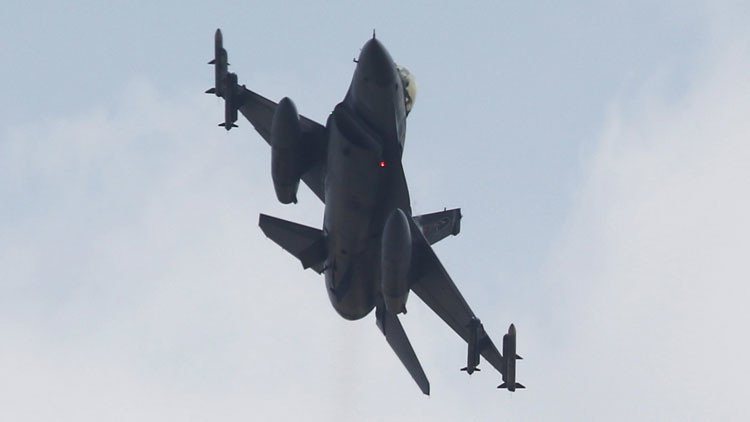 Analista militar de EE.UU.: "El derribo del avión ruso en Siria fue una emboscada turca"