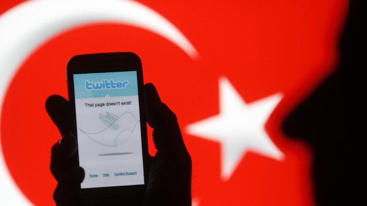 Turquía multa a Twitter por propaganda terrorista