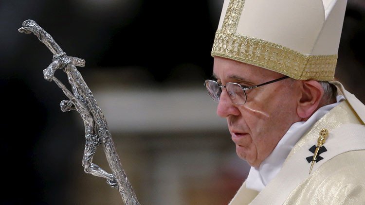 'Que la Virgen haga un milagro': Revelan que en el Vaticano "muchos quieren ver muerto al papa"