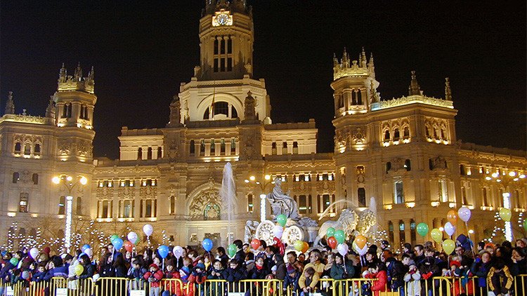 El lujoso palacio del Ayuntamiento de Madrid acogerá una copiosa cena de Navidad para 300 sin hogar