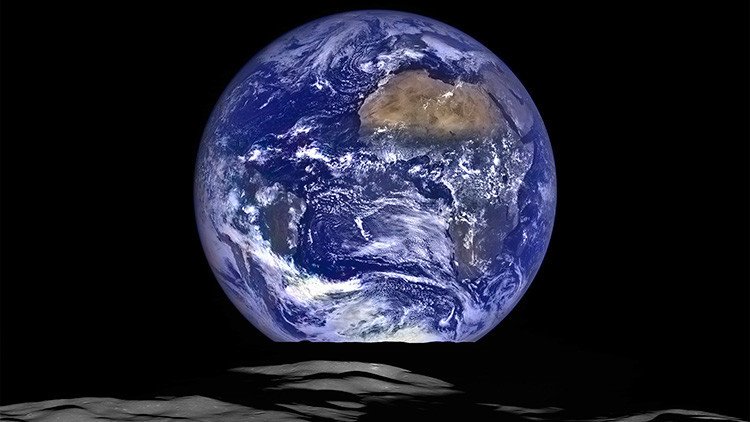 "Simplemente impresionante": La NASA obtiene una deslumbrante foto de la Tierra desde la Luna