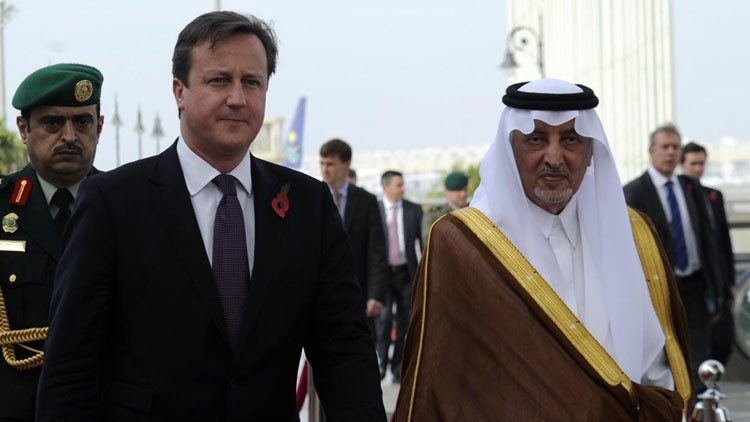 Armario lleno de esqueletos: Reino Unido quiere esconder el pacto secreto con Arabia Saudita