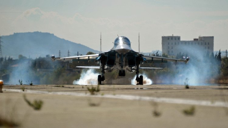 Rusia destruye un campamento de extremistas y dos almacenes petroleros en Siria