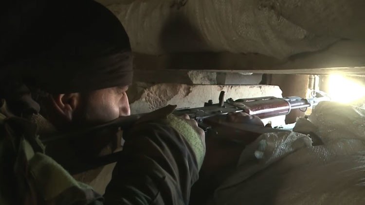 Terror bajo tierra: la guerra en Siria continúa en túneles en los suburbios de Damasco (Video)