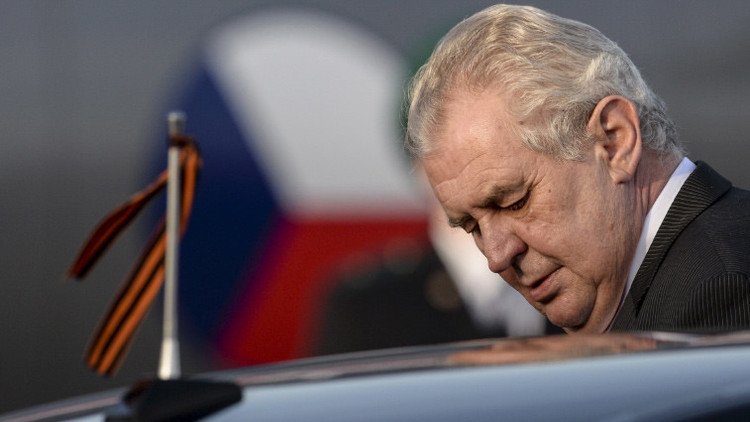Presidente checo: "Los refugiados deberían luchar contra el EI, no 'invadir' Europa"