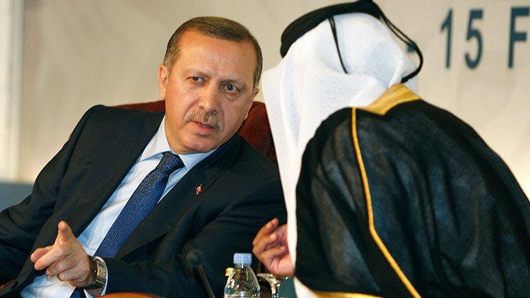 Los problemas económicos empujan a Erdogan a buscar nuevos aliados