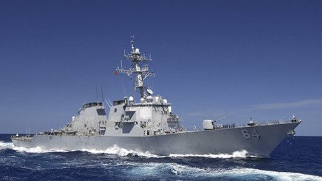 El destructor Carney de EE.UU. vigila al crucero Moskvá frente a las costas de Siria