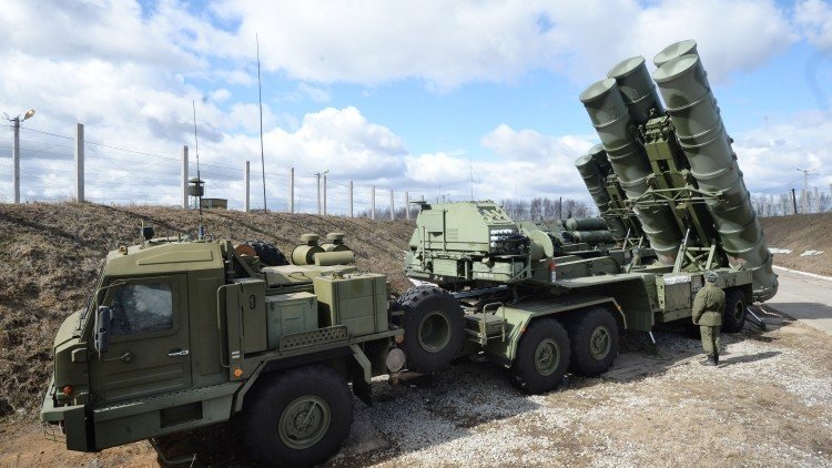 Fortificando el cielo: Rusia incorpora nueva unidad del moderno sistema de misiles S-400