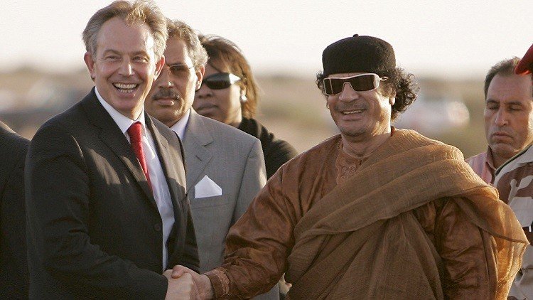 Conversaciones reveladas: Gaddafi advirtió a Tony Blair de los ataques islamistas en Europa