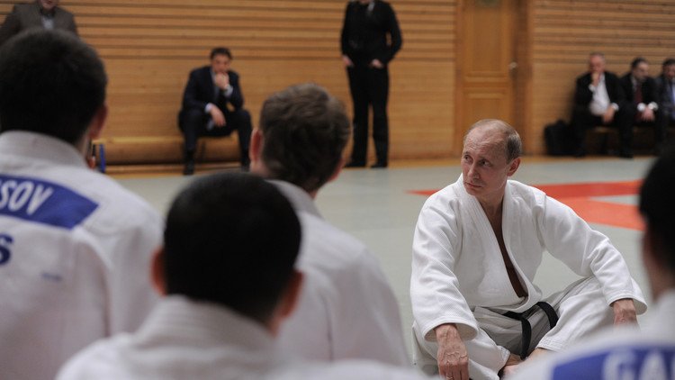 'Cuerpo a cuerpo': Putin demuestra su destreza en el judo (Video)