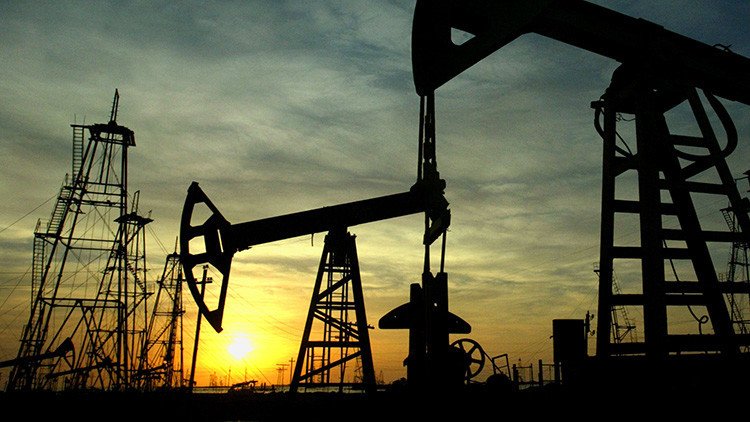 ¿Por qué Arabia Saudita se plantea desprenderse de empresas petroleras nacionales?