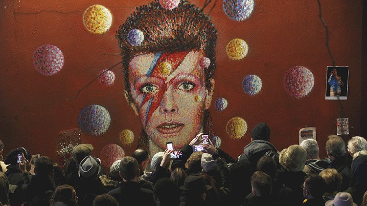 ¿Cómo predijo David Bowie el futuro de Internet hace 16 años?