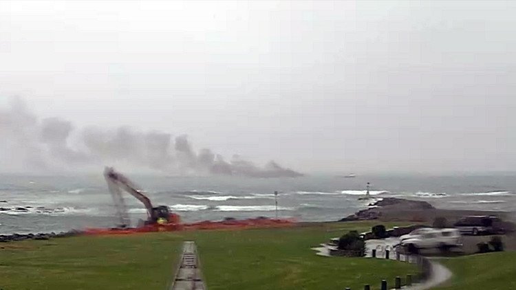 Arde un buque con casi 60 pasajeros cerca de Nueva Zelanda
