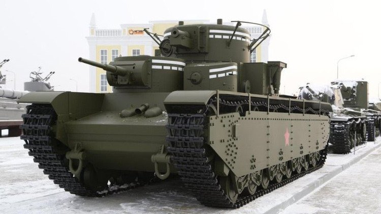 Rusia recrea un símbolo del poder militar de la URSS: el tanque T-35