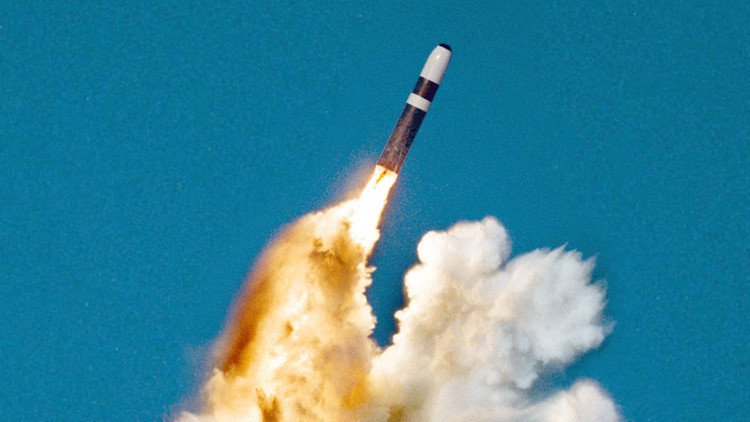 El Reino Unido admite la posibilidad de usar armas nucleares para contener al EI