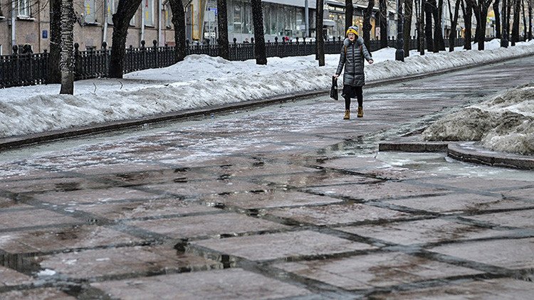 Videos, fotos: El deshielo convierte a Moscú en una 'Atlántida'