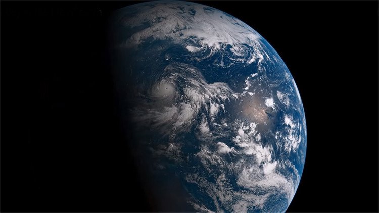 Video: Cómo es un día en la Tierra visto desde el espacio