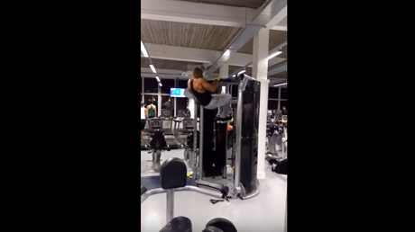 Si quiere tener el abdomen de Stallone empiece por este 'simple' ejercicio