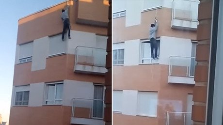 Olvida las llaves y se mata al intentar entrar por la ventana