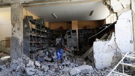 Entre los bombardeos: Una profesora desafía al Estado Islámico