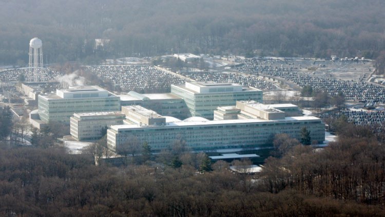 Escándalo en la CIA: la agencia engaña a sus propios empleados con documentos internos falsos