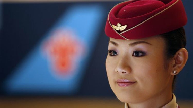 El precio de la excelencia: no todas pueden llegar a ser auxiliares de vuelo en China