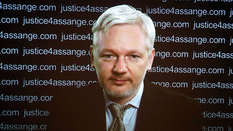 Paul Craig Roberts: "El Gobierno criminal de Washington no permitirá liberar a Assange"