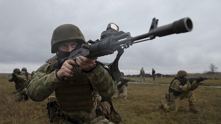 "Kiev puede realizar provocaciones militares para seguir incumpliendo los acuerdos de Minsk"