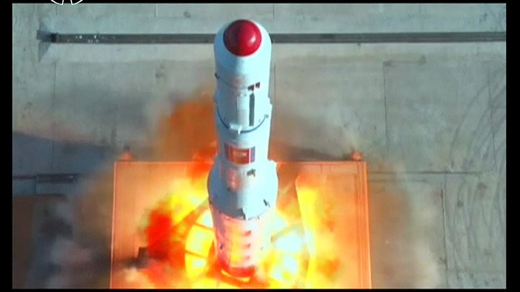 Video: Corea del Norte muestra el lanzamiento de un satélite