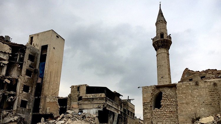 Siria: "Turquía quiere irrumpir en el conflicto sirio para salvar el Estado Islámico"