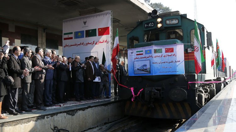 ¿Fin al dominio de EE.UU.? Llega a Irán el primer tren de China de la Ruta de la Seda (Video)