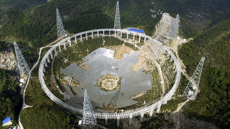 Buscando alienígenas: China realojará a más de 9.000 personas para usar su nuevo radiotelescopio