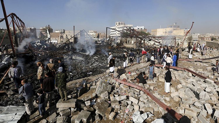 HRW: "Arabia Saudita ataca escuelas y hospitales yemeníes con bombas de racimo de EE.UU."