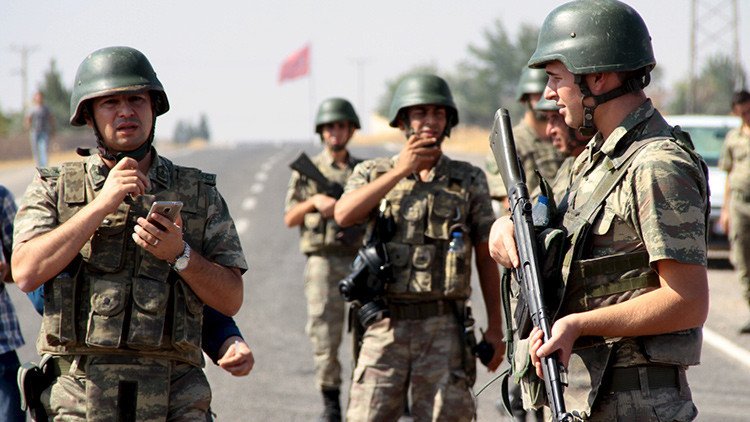 ¿Cómo reaccionarían militares turcos ante posible decisión de Erdogan de cruzar la frontera siria?