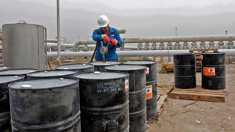 La OPEP invita a EE.UU. a negociar la congelación de la producción petrolera 