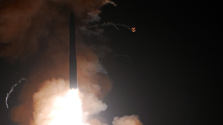 EE.UU. lanza un nuevo misil balístico intercontinental Minuteman 3 (Video)