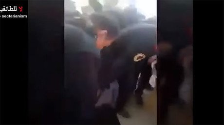 Video: Un terrorista del Estado Islámico intenta huir disfrazado de mujer