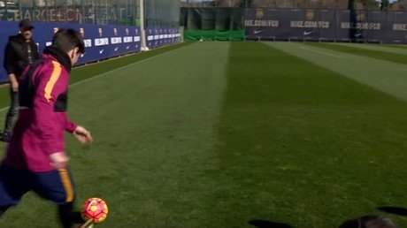 'Gracias por existir': Messi se supera ante Eros Ramazzotti marcando un gol imposible