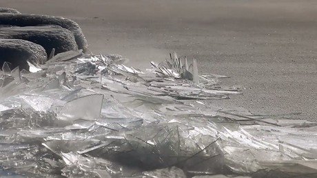 Una impresionante acumulación de hielo en un lago de EE.UU. les hipnotizará