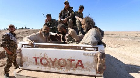 El amigo de mi amigo es mi enemigo: grupos rebeldes apoyados por EE.UU. en Siria luchan entre sí