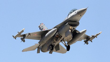 Turquía refuerza el patrullaje aéreo de la frontera con Siria después del inicio del cese el fuego