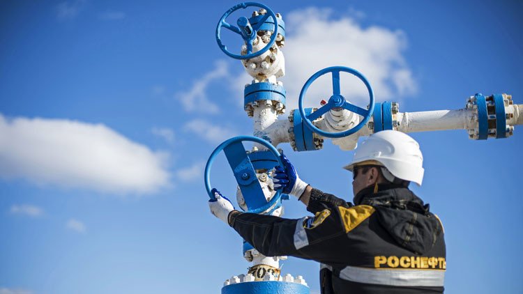 Dicho y hecho: Rusia congela la producción de petróleo de 2016