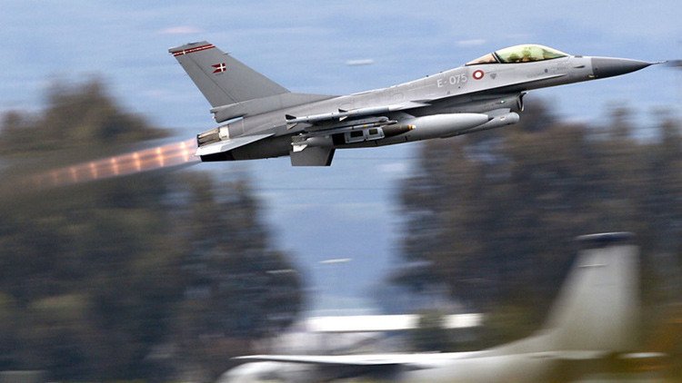 F-16 y 400 soldados: Dinamarca quiere extender su misión militar contra el EI en Irak y Siria