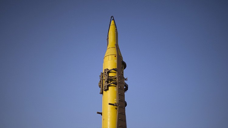 Irán prueba con éxito varios misiles balísticos
