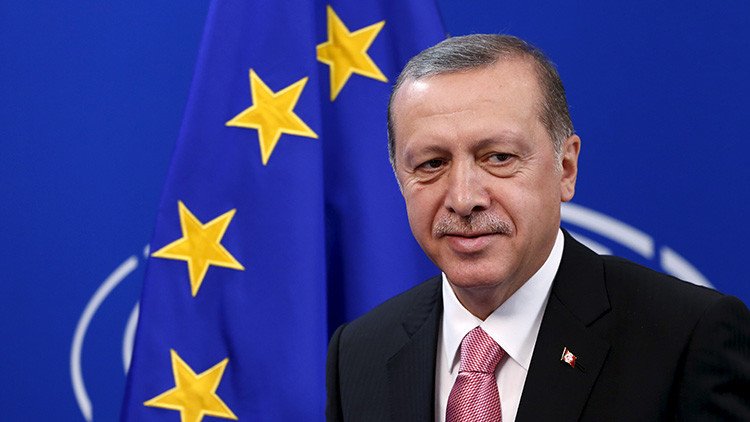 'The Guardian': "Es repugnante ver cómo la Unión Europea se arrodilla ante Erdogan"