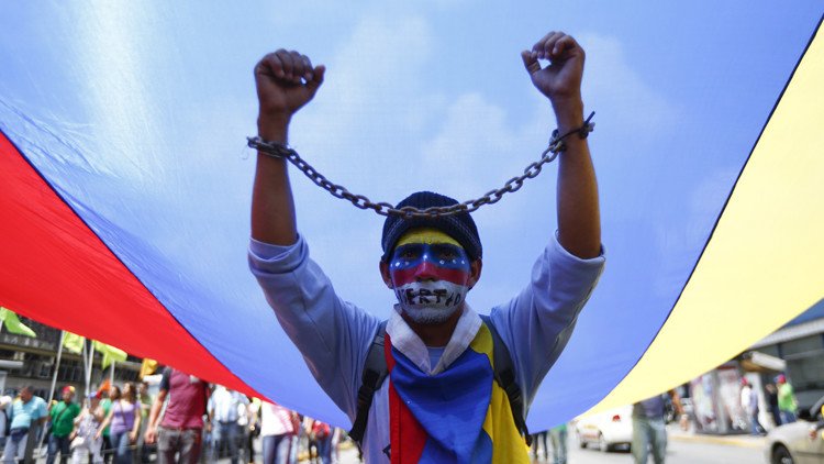 "La derecha venezolana ha anunciado la ruta del golpe de Estado amparado en el decreto de Obama"