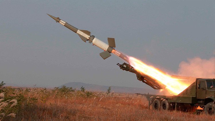 Pionyang dispara misiles en plenos ejercicios militares de EE.UU. y Seúl