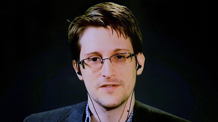 Snowden: "Cada vez que algún español utiliza la tecnología para comunicarse, se genera un registro"